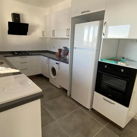 3br Comfortable House With Garden In Διαμέρισμα