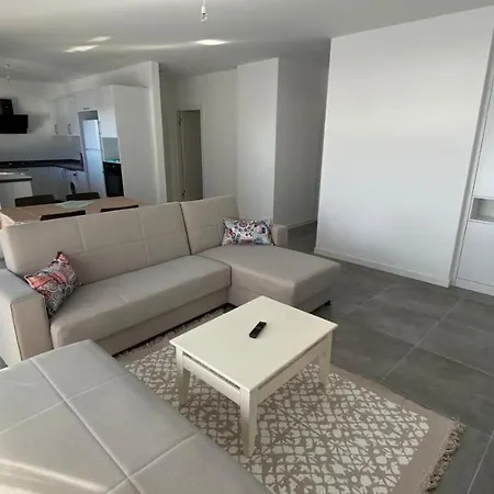 3br Comfortable House With Garden In *
