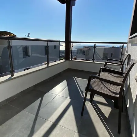 3br Comfortable House With Garden In *