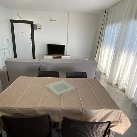 3br Comfortable House With Garden In *